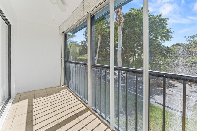 Building Photo - 1117 Green Pine Blvd