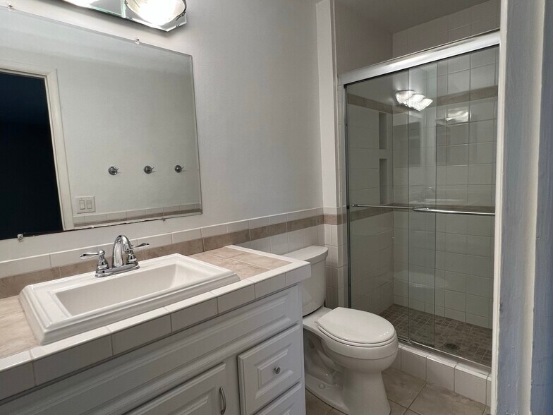 Building Photo - 3306 Alpine Dr