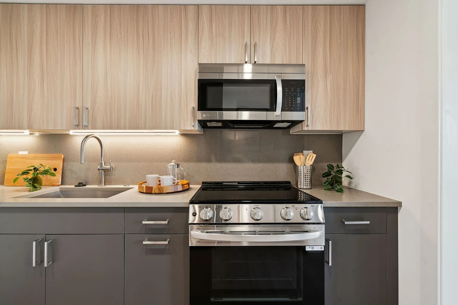 Building Photo - 2000 Dreer St