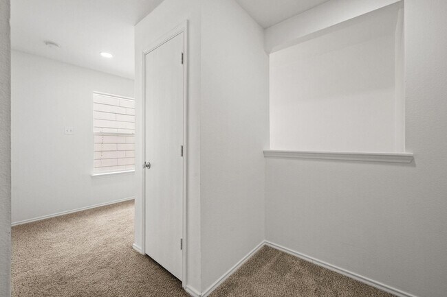 Building Photo - 29627 Evergreen Hills Dr