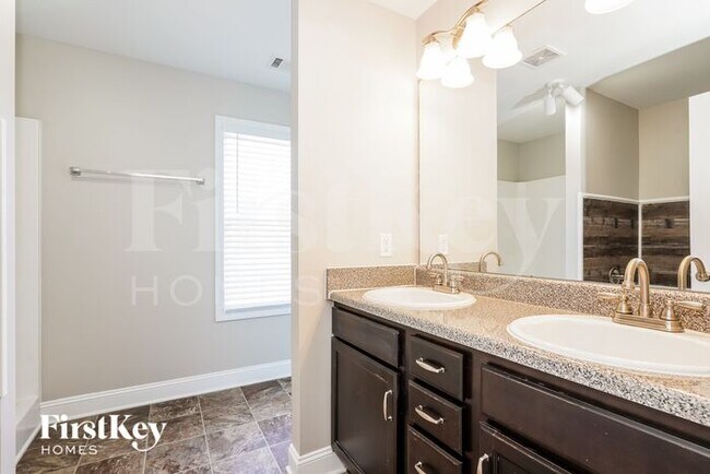 Building Photo - 2352 Pea Ridge Rd