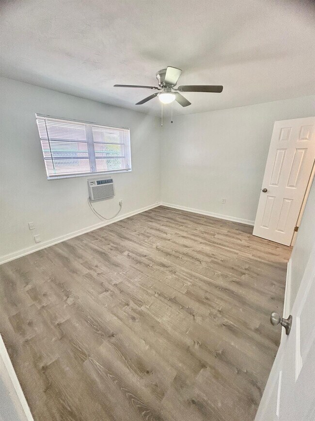 Building Photo - 7624 Pembroke Rd