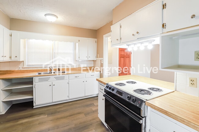 Building Photo - 10008 E 78 Terrace