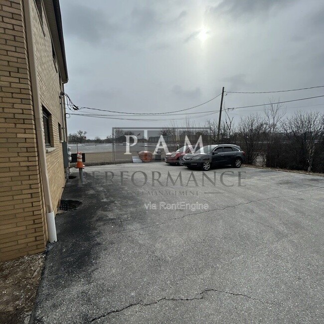 Building Photo - 2155 S 102nd St