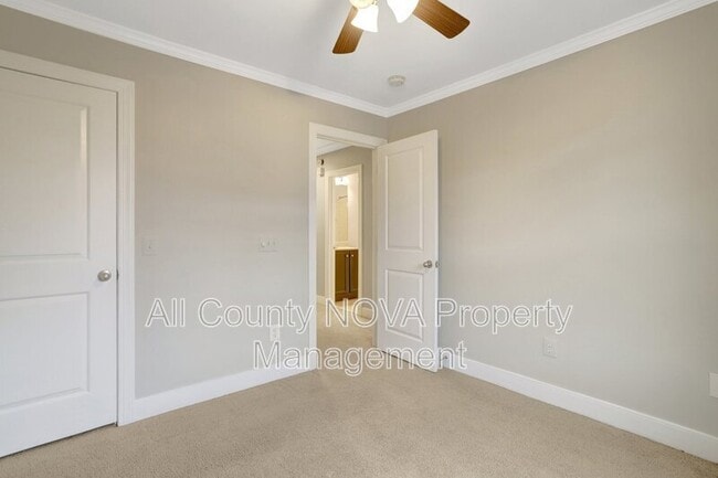 Building Photo - 2093 Laura Mews Pl