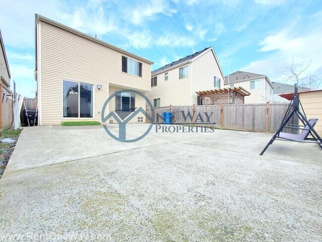 Building Photo - Amazing 3 Bed + 2 bonus rooms in Puyallup!