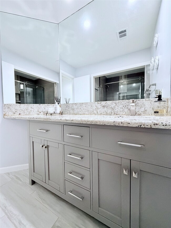 Building Photo - 6610 La Puente Dr