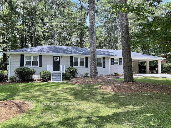 Building Photo - 921 Walnut Cir SW