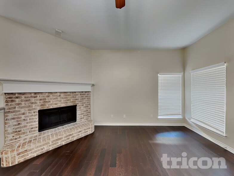 Building Photo - 214 Bob White Dr