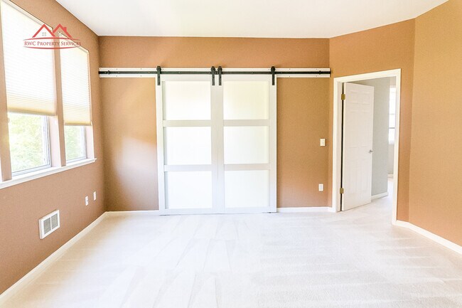 Building Photo - 2160 Santa Cruz Ave