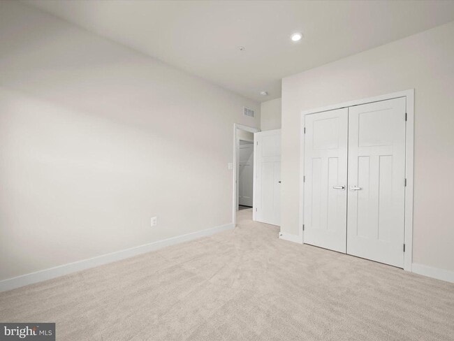 Building Photo - 7840 Blackbriar Wy