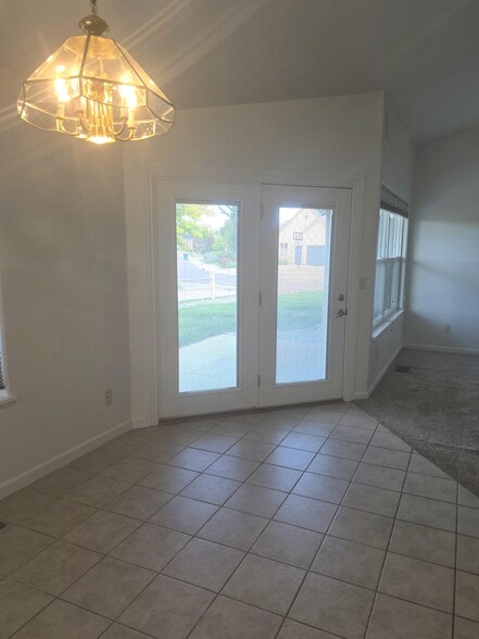 Building Photo - 1335 Monument Ct