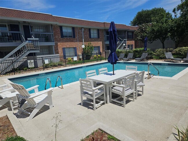 Building Photo - 2350 Bering Dr