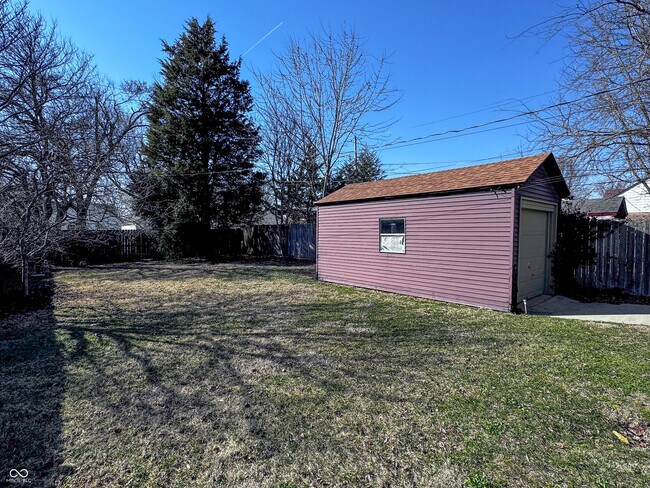 Building Photo - 850 N Butler Ave