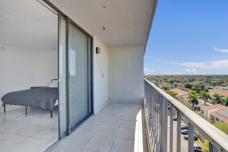 Building Photo - 777 NW 155th Ln