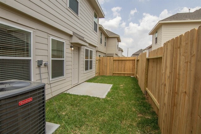 Building Photo - 18635 Medway River Trl