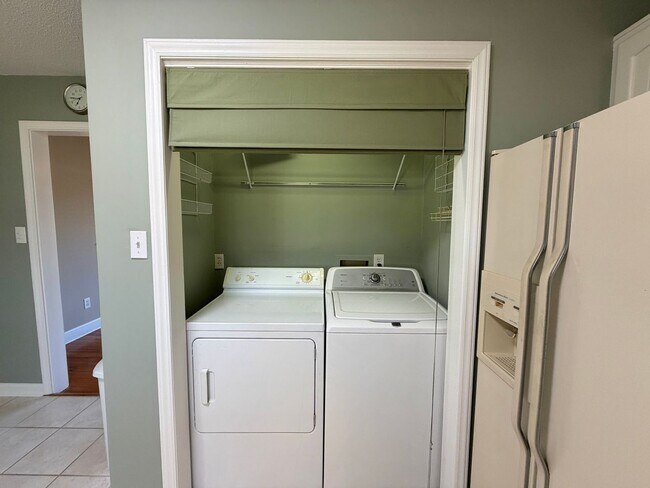 Building Photo - Statesville - HWY 21 - 3 BD/ 1 BA