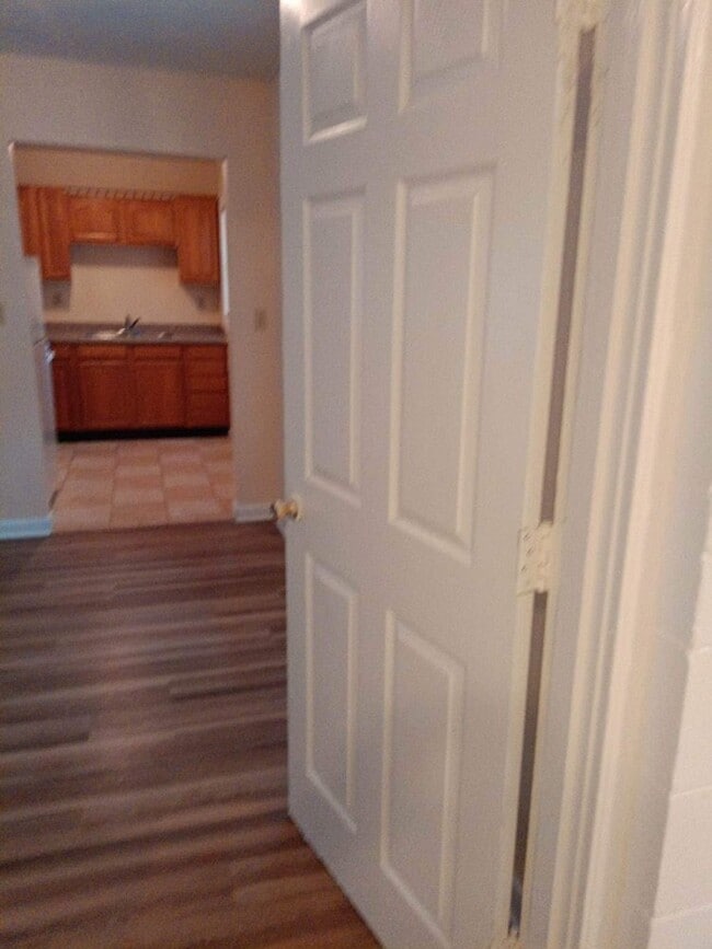 Building Photo - Convenient Cedar Hills Living Near Shopping & Major Roads