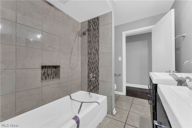 Building Photo - 68 Ennis Ave