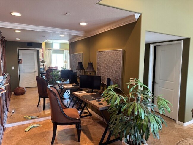 Building Photo - 4324 Tradewinds Dr