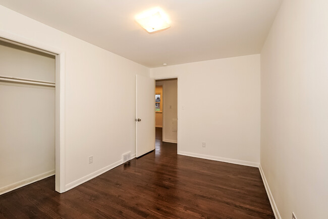 Building Photo - Bright 3-Bedroom Home