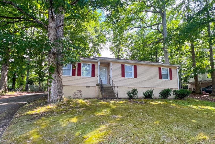 Primary Photo - 5207 Cheshire Dr