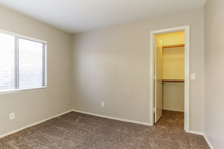 Building Photo - 13381 W Ocotillo Ln