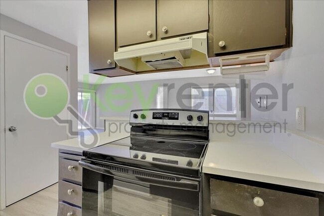 Building Photo - 5636 Clark Ave