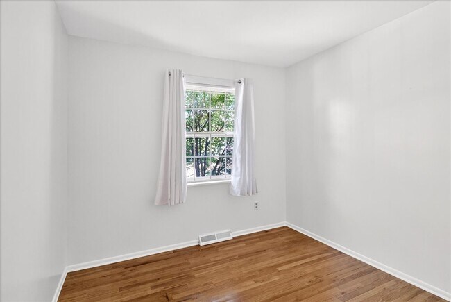 Building Photo - 354 Burncoate Dr