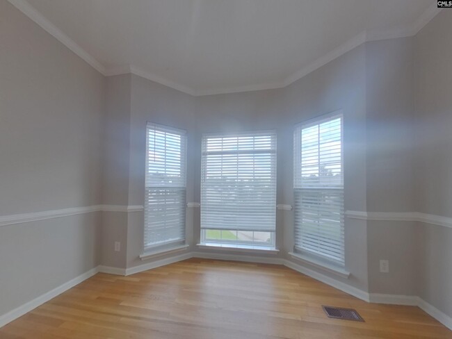 Building Photo - 621 Staffwood Dr