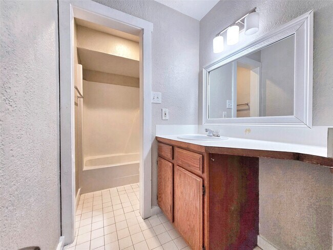 Building Photo - 4429 W Cypress Villas Dr