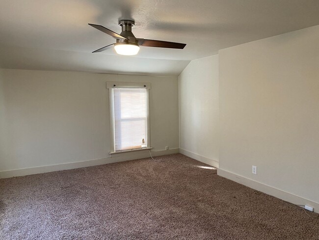 Building Photo - 802 3rd Ave SE