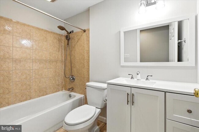 Building Photo - 1562 Kingstream Cir