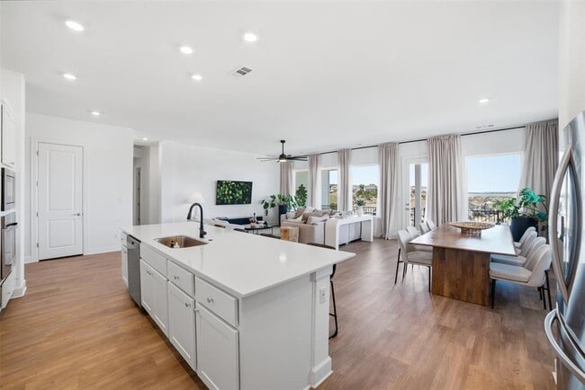 Building Photo - 256 Smoke Tree Cir