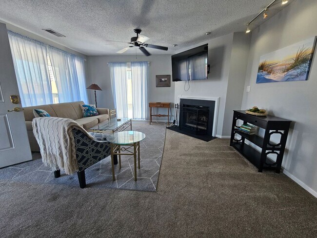 Building Photo - VISTA POINTE
