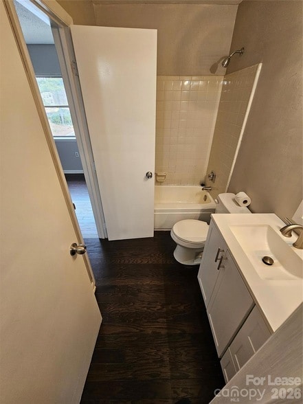 Building Photo - 4811 Spring Lake Dr