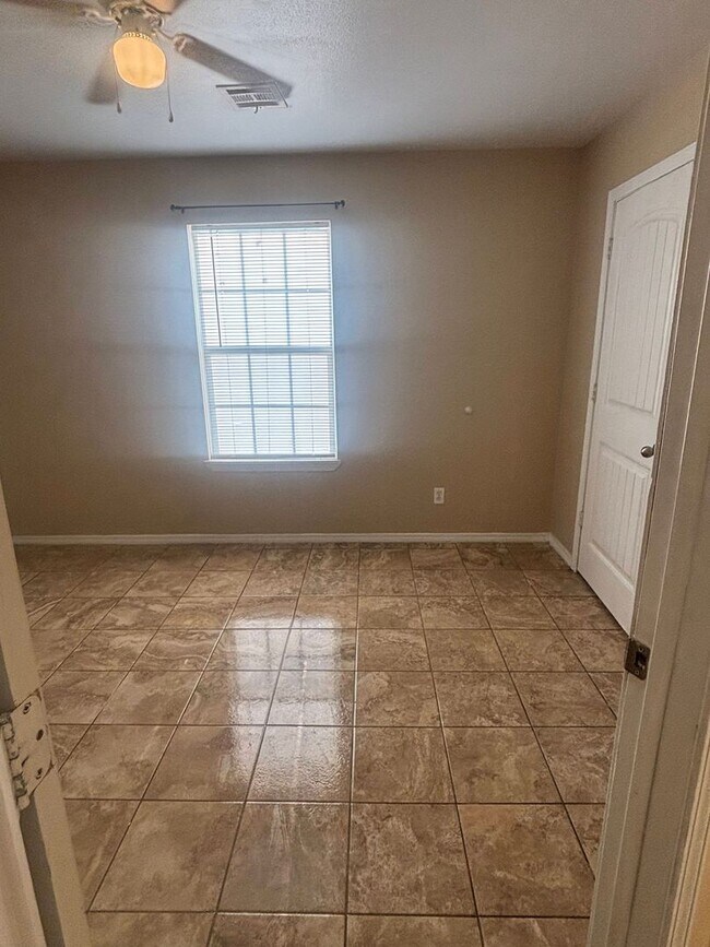 Building Photo - 9356 S 430 Rd