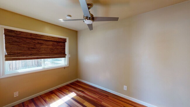 Building Photo - 5705 Mary Ln Dr