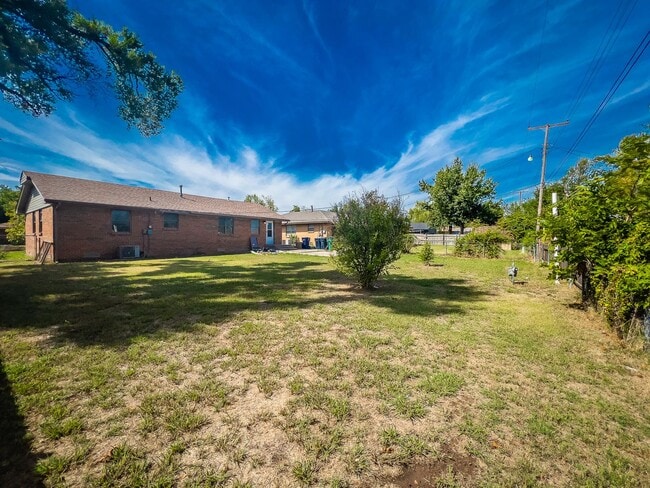 Building Photo - This Perfect Home Awaits!