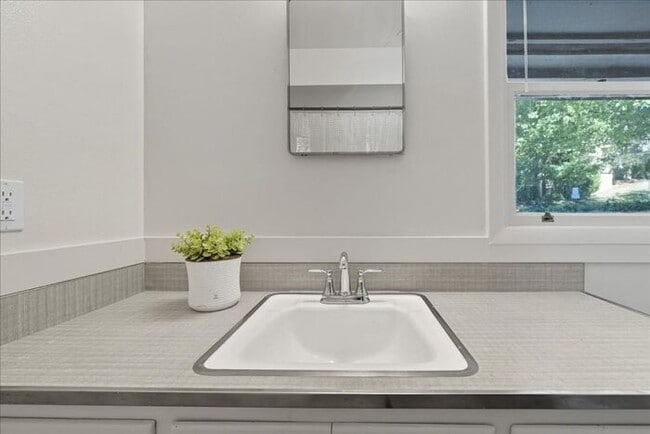 Building Photo - West Slope Charmer With Hardwood Floor - W...