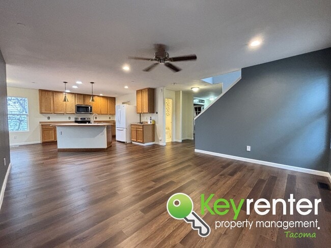 Building Photo - Spacious 4-Bedroom, 2.5 Bath Dupont Rental 5 Minutes from JBLM – Over 2,600 Sq Ft of Comfort