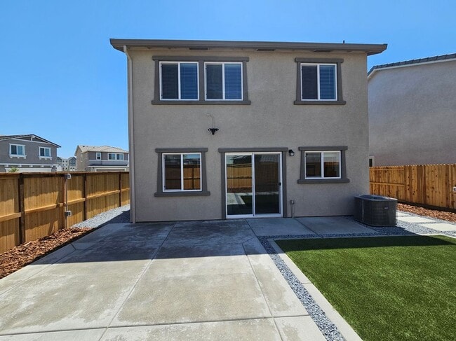 Building Photo - 8296 Whippersnapper Way