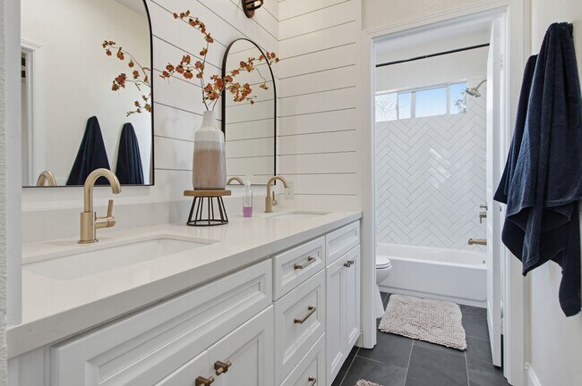 Building Photo - 1317 Gull Ct