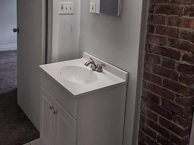 Bathroom - 33 George St