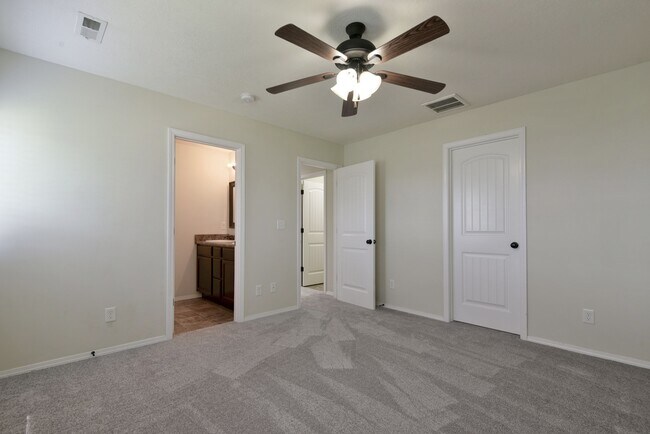 Building Photo - 6603 Prairie Trail
