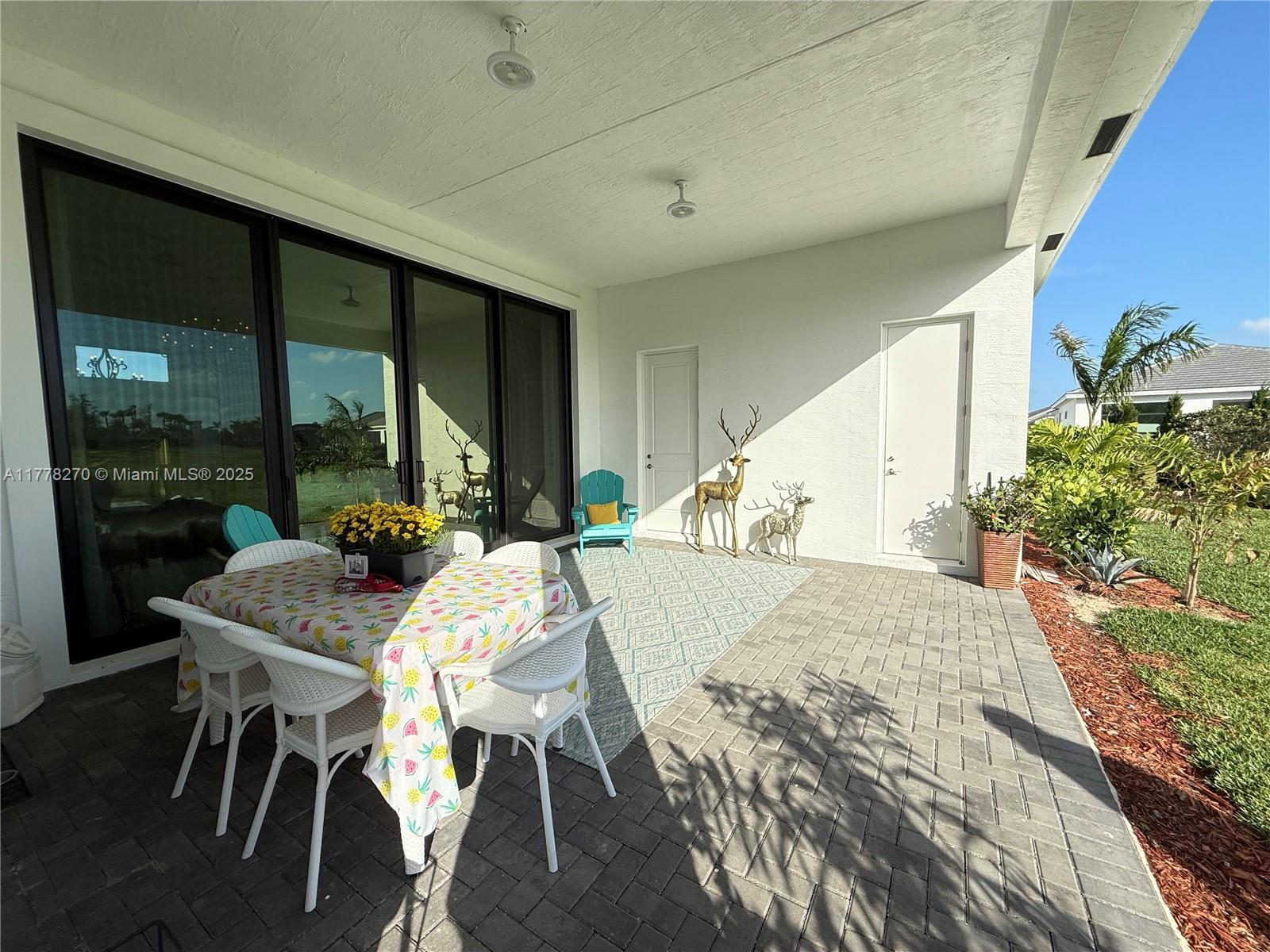 Building Photo - 11460 SW Pietra Way