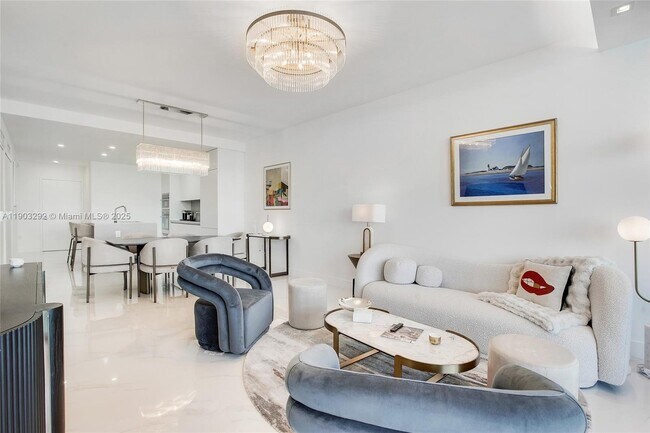 Building Photo - 700 NE 24th St