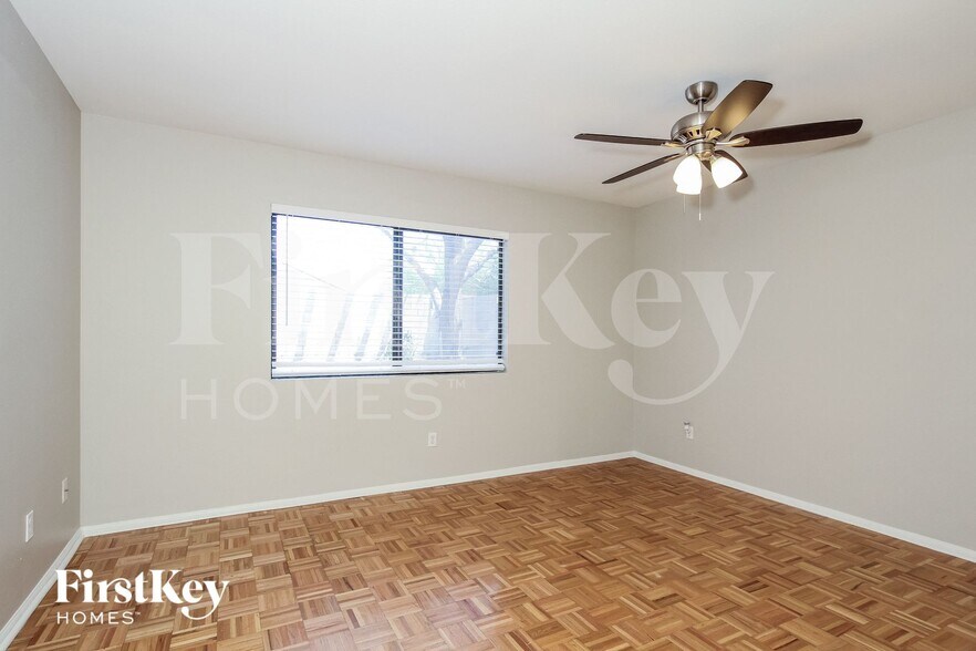 Building Photo - 3132 W Robin Ln