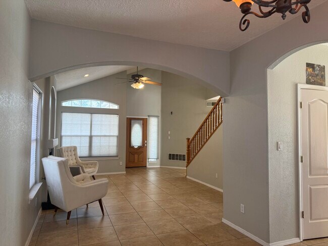 Building Photo - 8808 Vallejo Pl NE