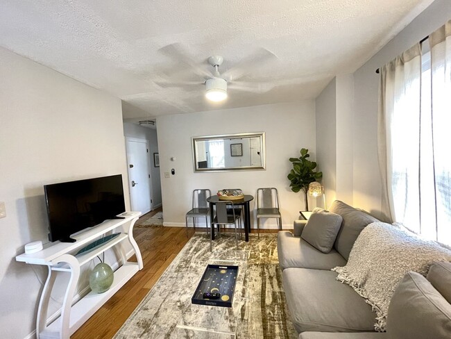 Building Photo - 1002 Tremont St